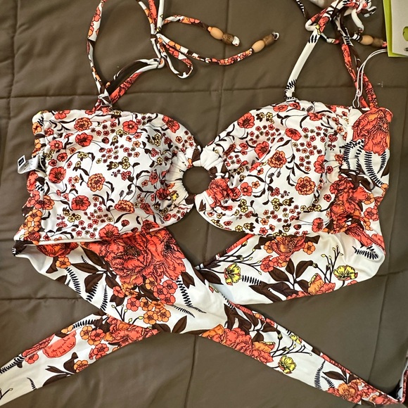 Floral Cutout Maaji Large Reversible Bikini Top Only - Picture 2 of 10